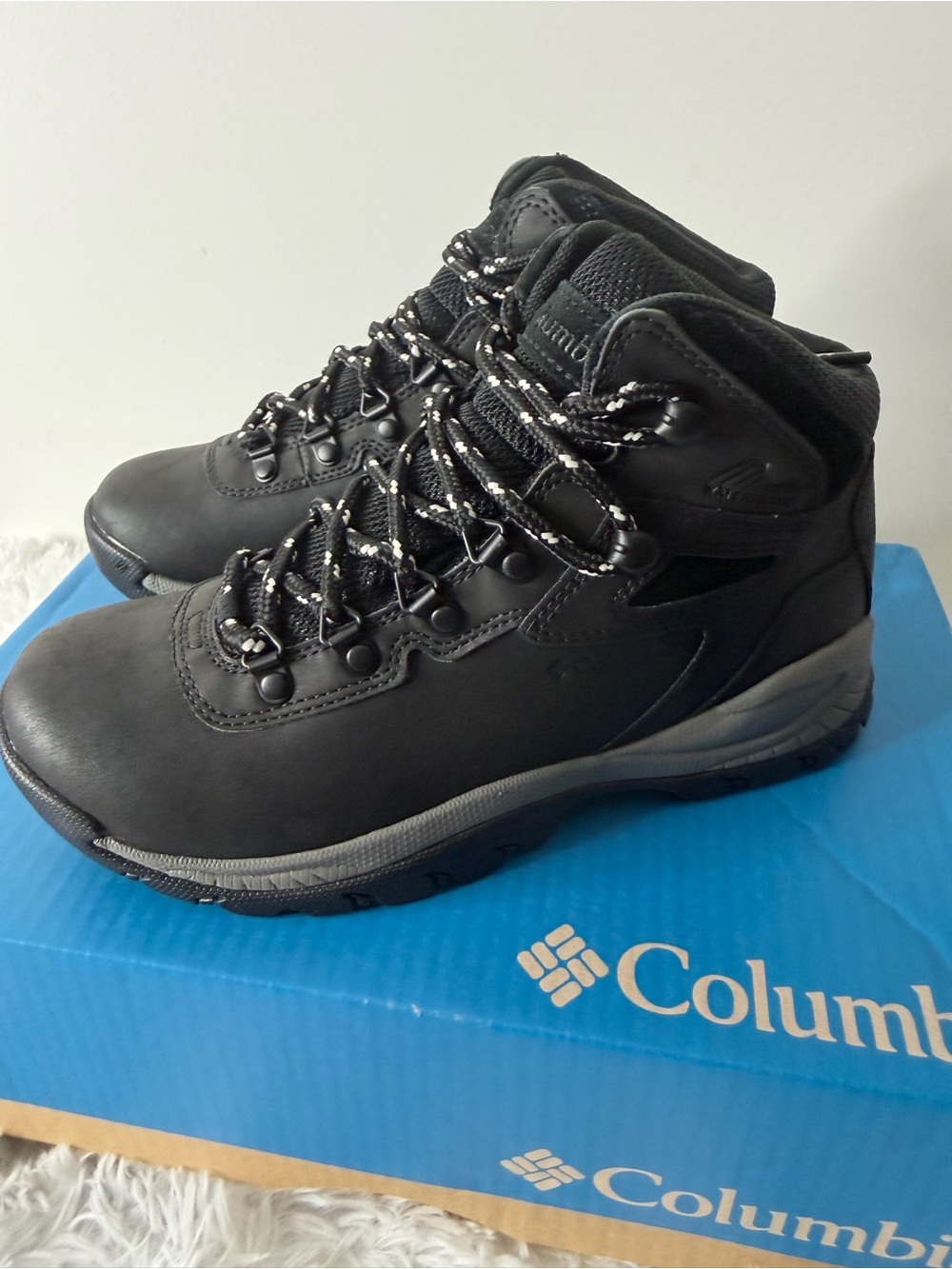 Columbia Men's Black and Gray Waterproof Hiking Boots